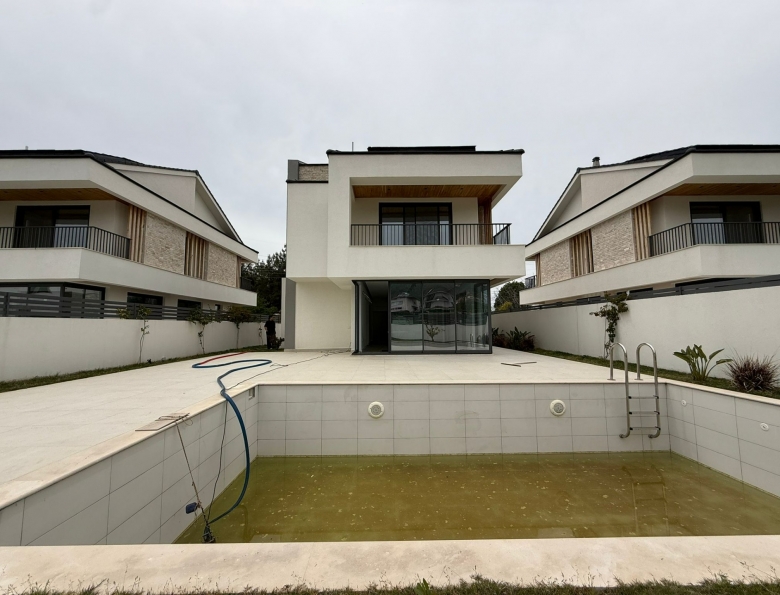 Çiftlik Mahallesinde Satılık Modern 3+1 Villa