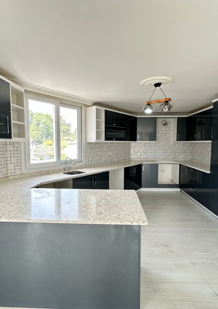 ÇİFTLİK MAHALLESİNDE KİRALIK 2+1 EBEVEYN BANYOLU DAİRE 