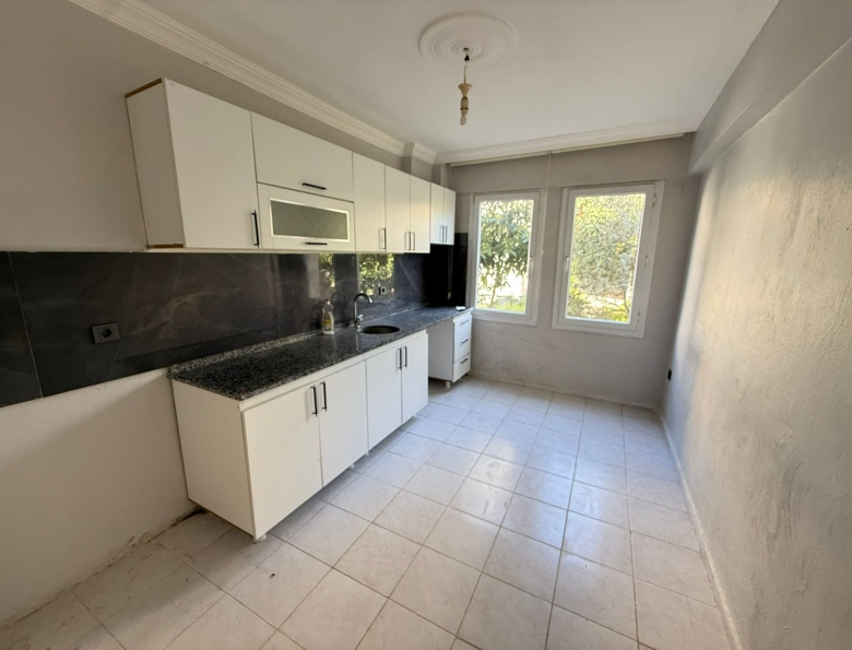 Taşyaka mahallesinde Satılık 2+1 Giriş Kat Daire